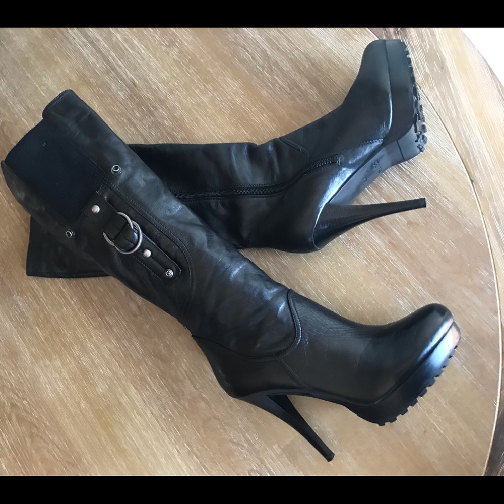 Guess boot